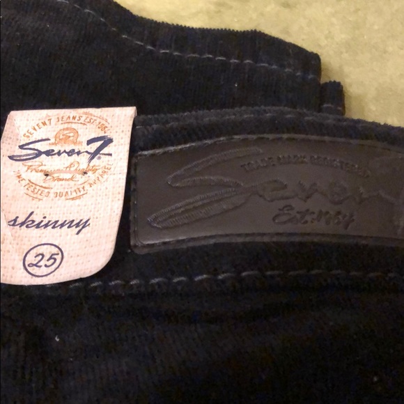 Seven - Picture 3 of 5